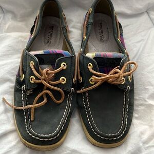 Sperry Topsider Navy and Plaid Ladies 7.5 So cute!